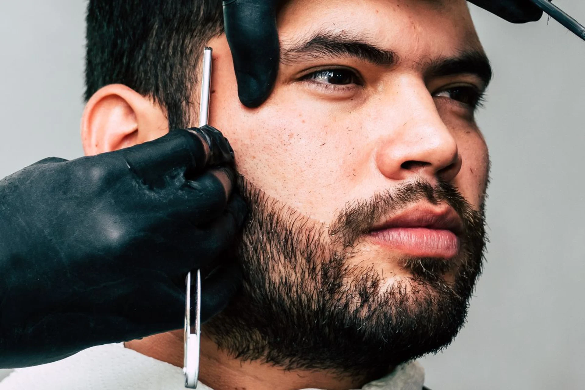 Atmosferë berberie, frymëzim për Toli BarberShop në Prizren